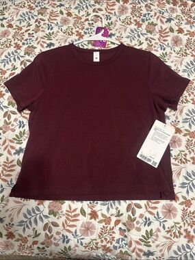NWT Lululemon Classic-Fit Cotton-Blend T-Shirt
Garnet